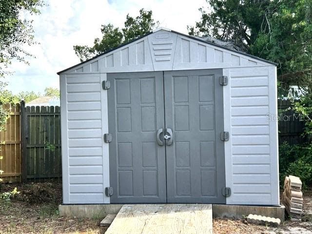 4090 167TH STREET — photo 7 of 33
