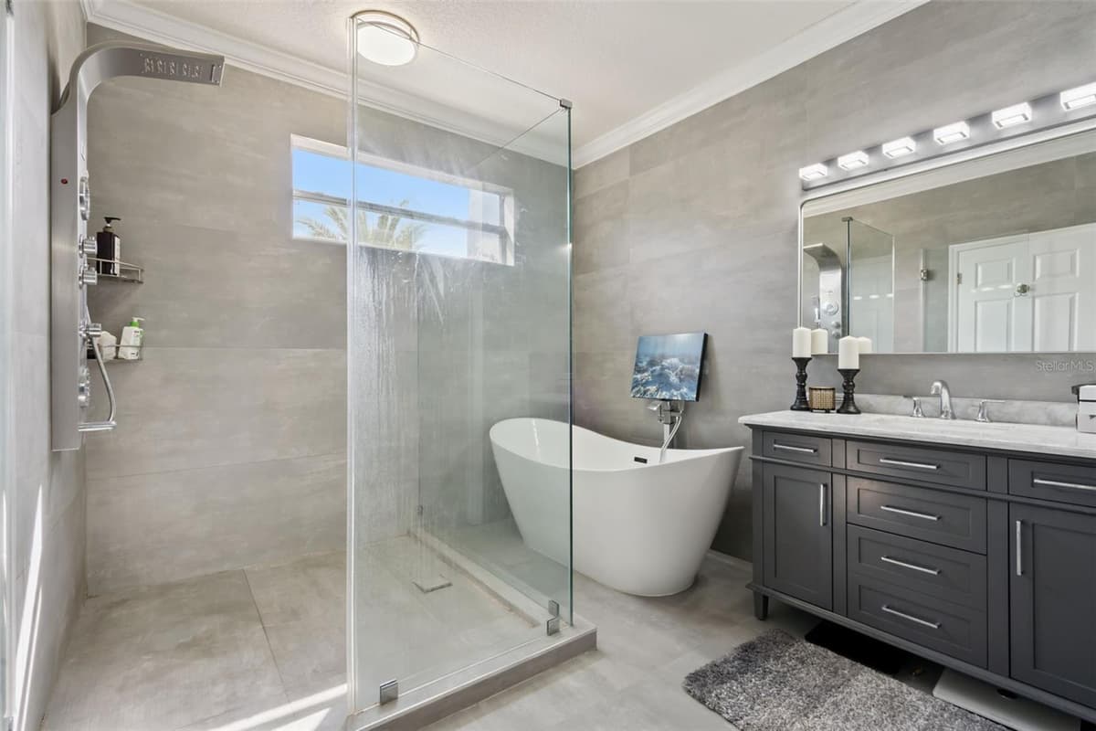 928 JASMINE STREET — photo 33 of 72