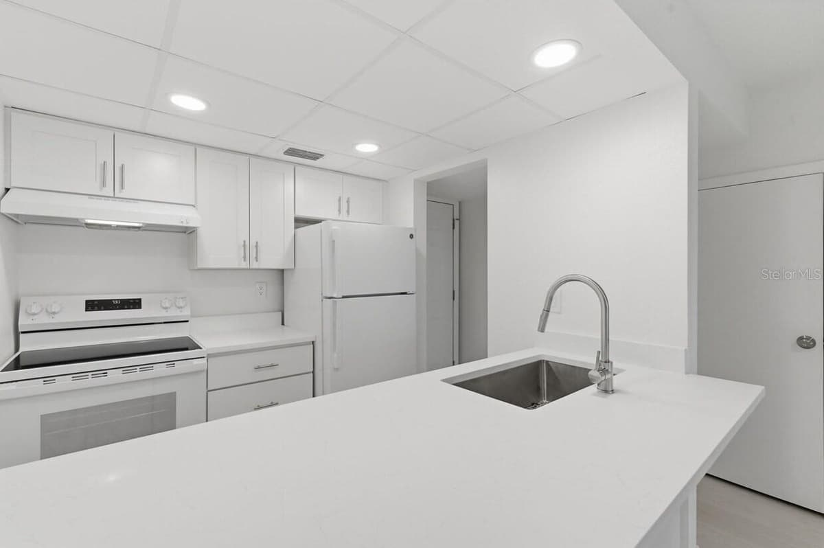 1100 TURNER STREET — photo 11 of 12