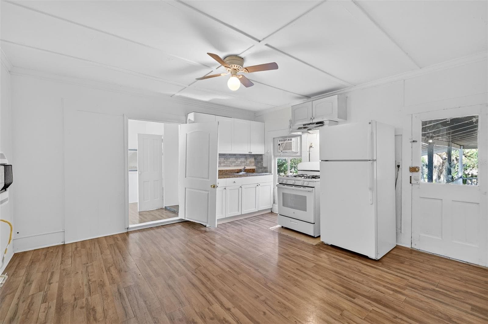 527 LEMON AVENUE — photo 69 of 80