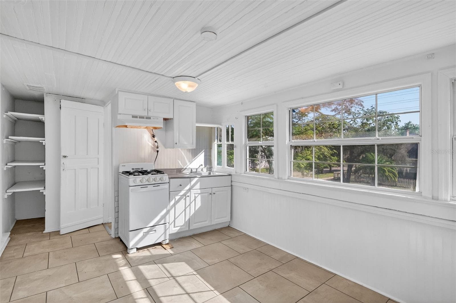 527 LEMON AVENUE — photo 53 of 80