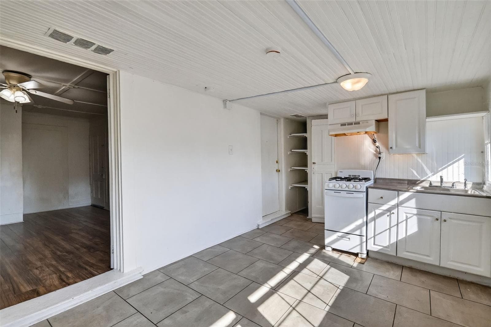 527 LEMON AVENUE — photo 54 of 80