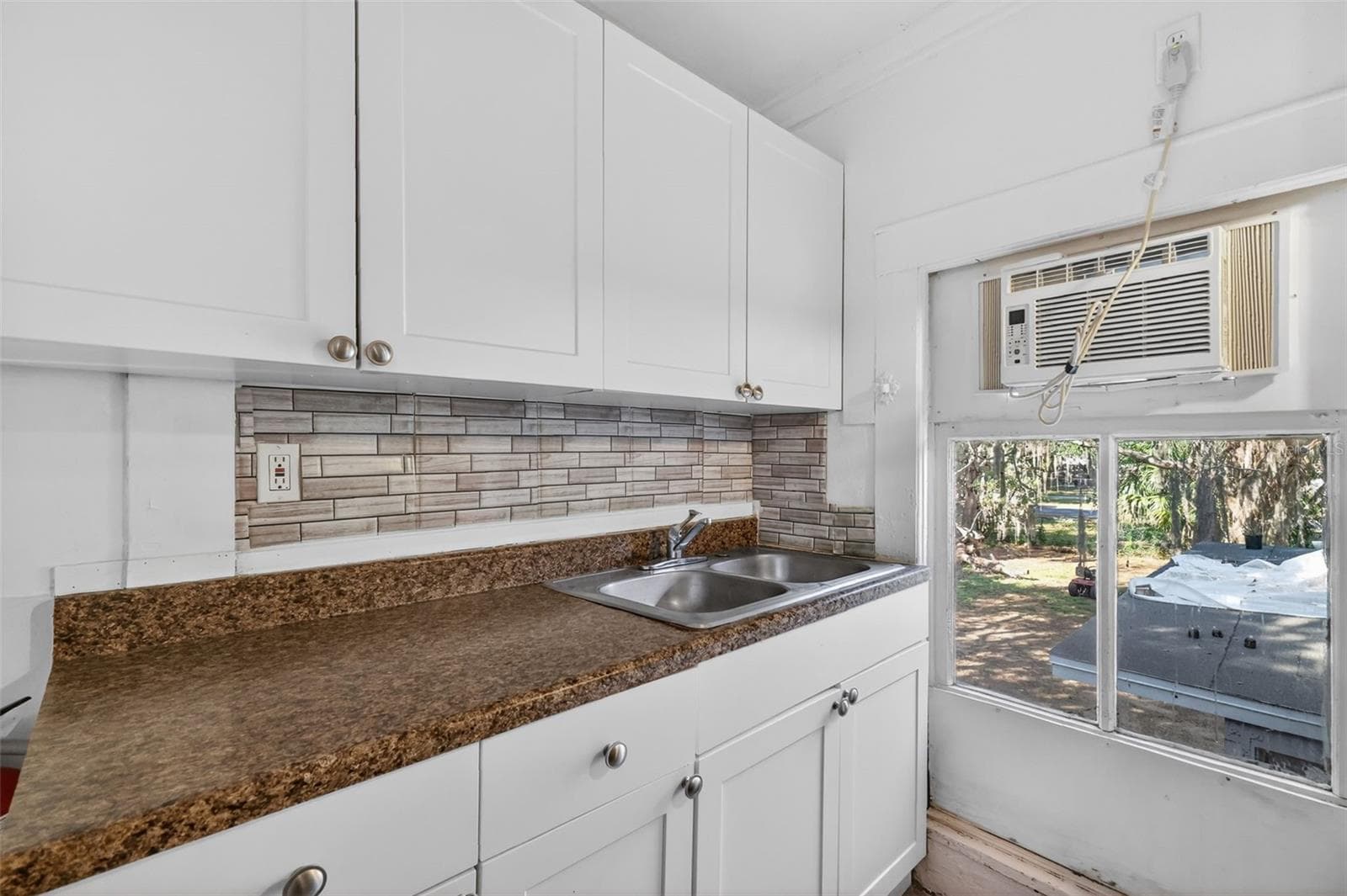 527 LEMON AVENUE — photo 71 of 80