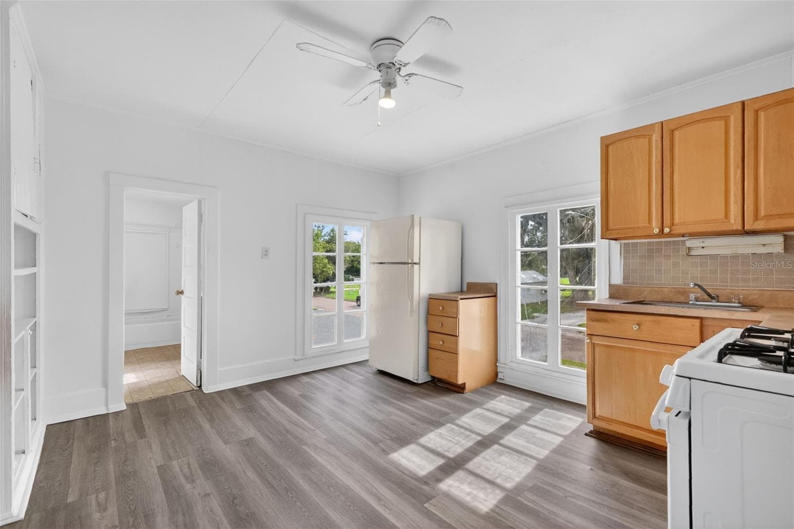 527 LEMON AVENUE — photo 39 of 80