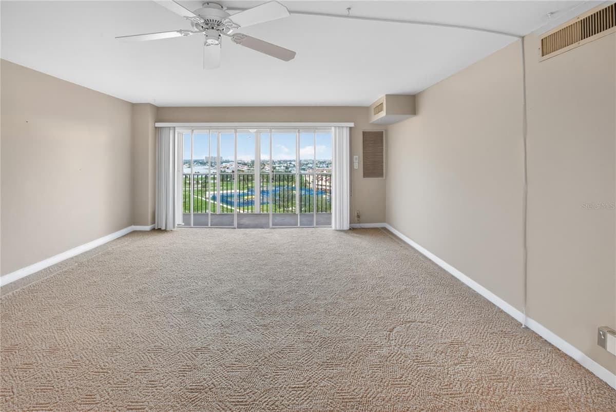 10355 PARADISE BOULEVARD — photo 5 of 22
