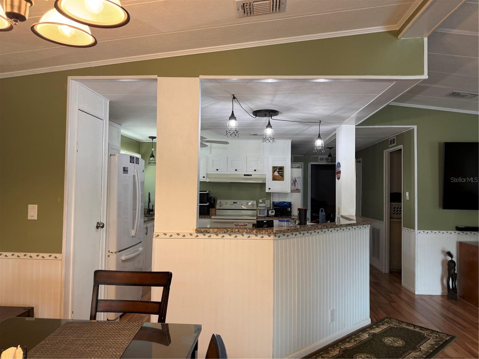 12176 EVANTIDE AVENUE — photo 13 of 40
