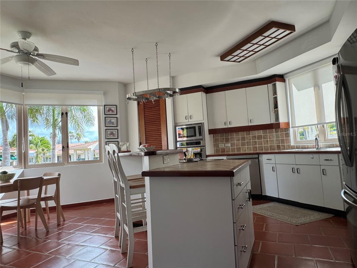 86 LAKESIDE VILLAS — photo 14 of 54