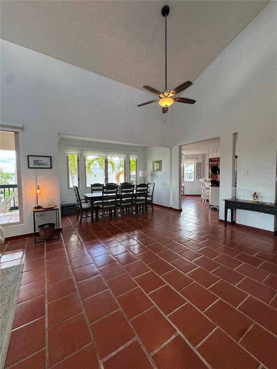 86 LAKESIDE VILLAS — photo 6 of 54