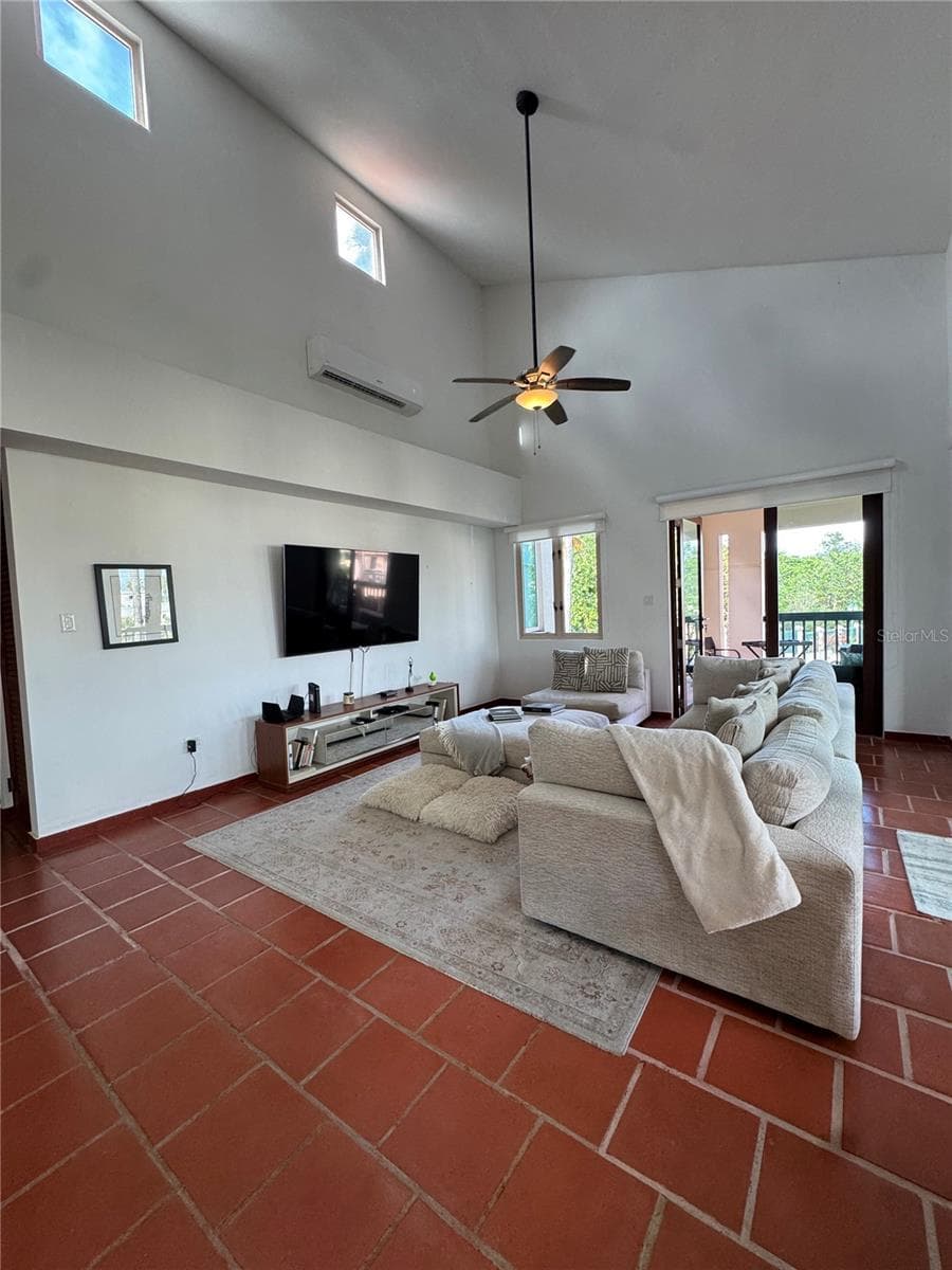 86 LAKESIDE VILLAS — photo 5 of 54