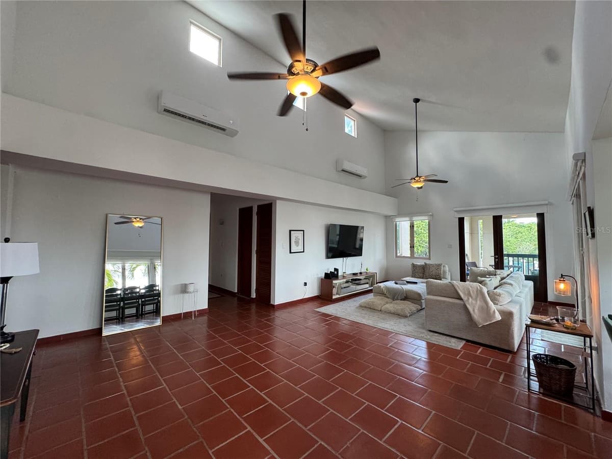 86 LAKESIDE VILLAS — photo 3 of 54