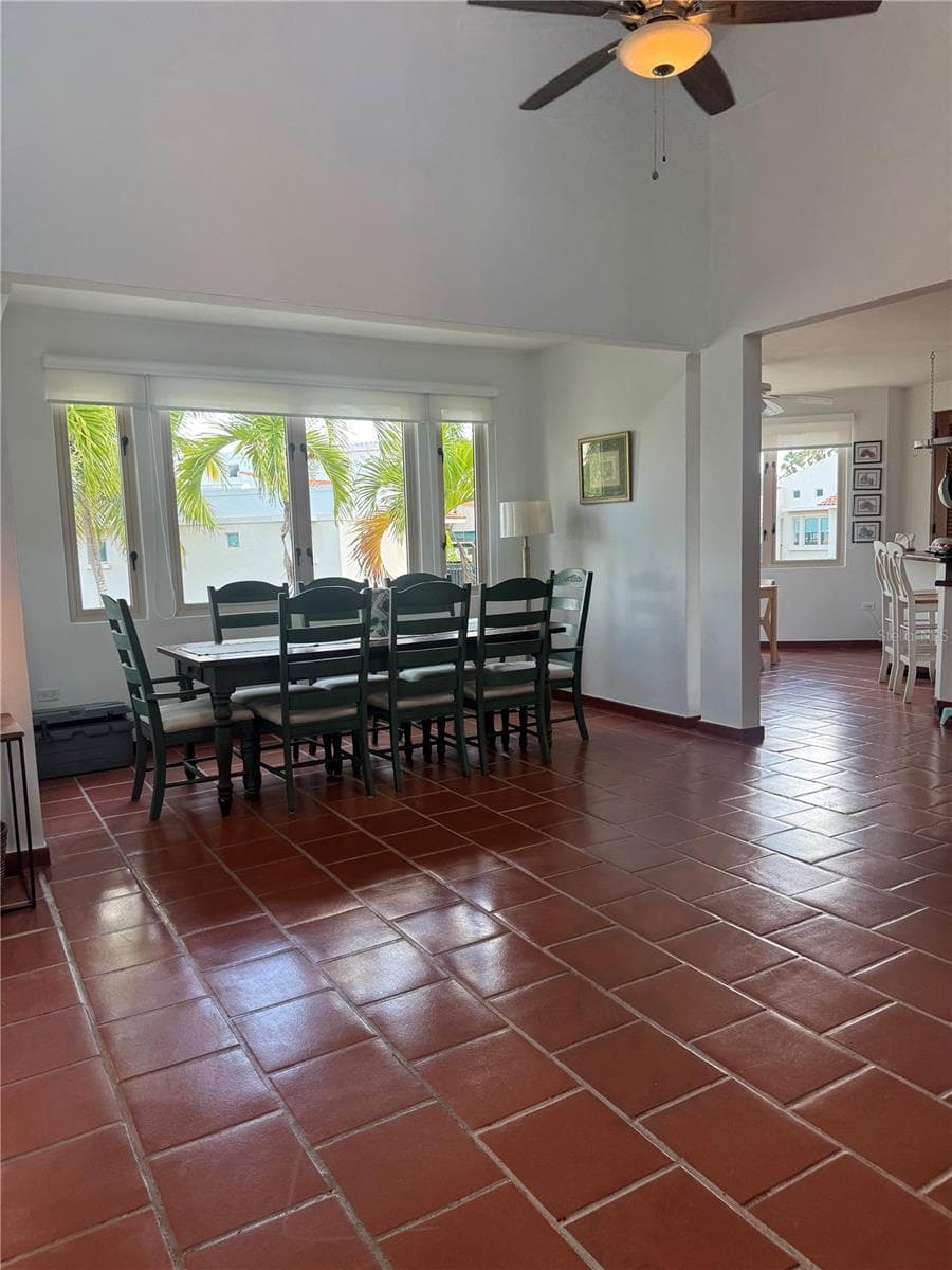 86 LAKESIDE VILLAS — photo 9 of 54