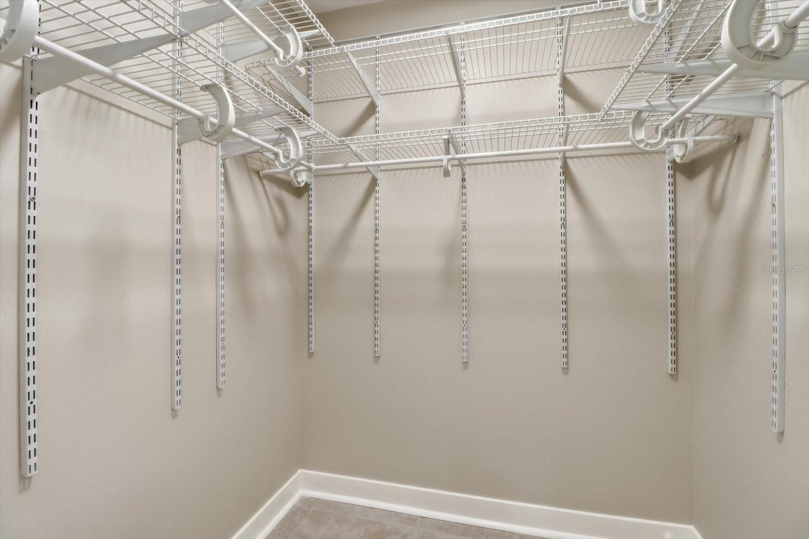 6950 HILGER COURT — photo 18 of 52