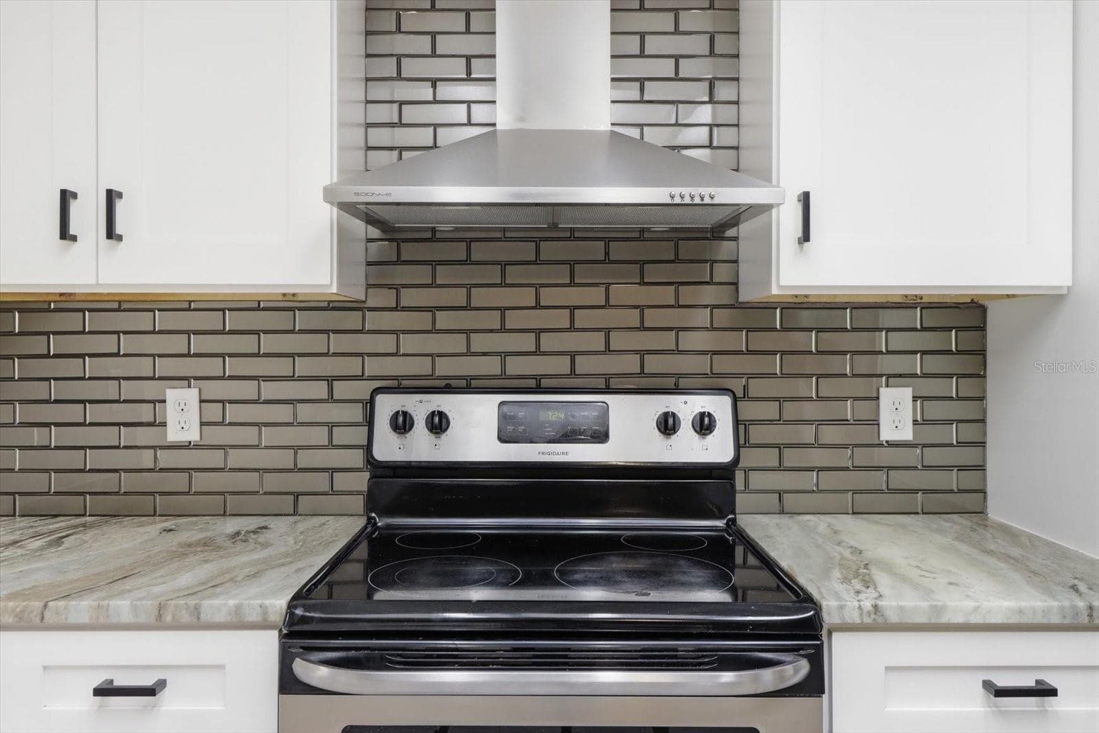 6950 HILGER COURT — photo 12 of 52