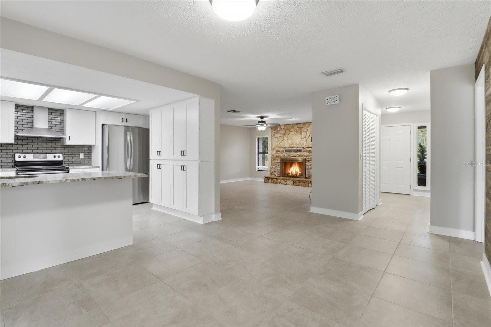 6950 HILGER COURT — photo 8 of 52
