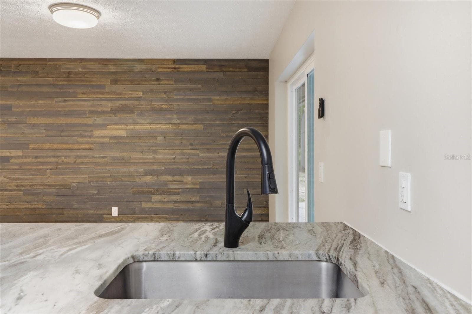 6950 HILGER COURT — photo 13 of 52