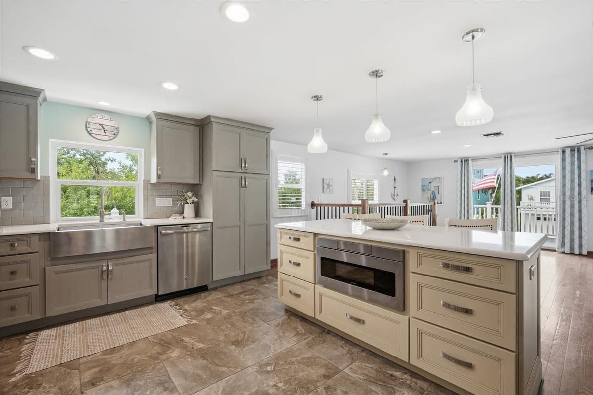2811 AVENUE C — photo 12 of 54
