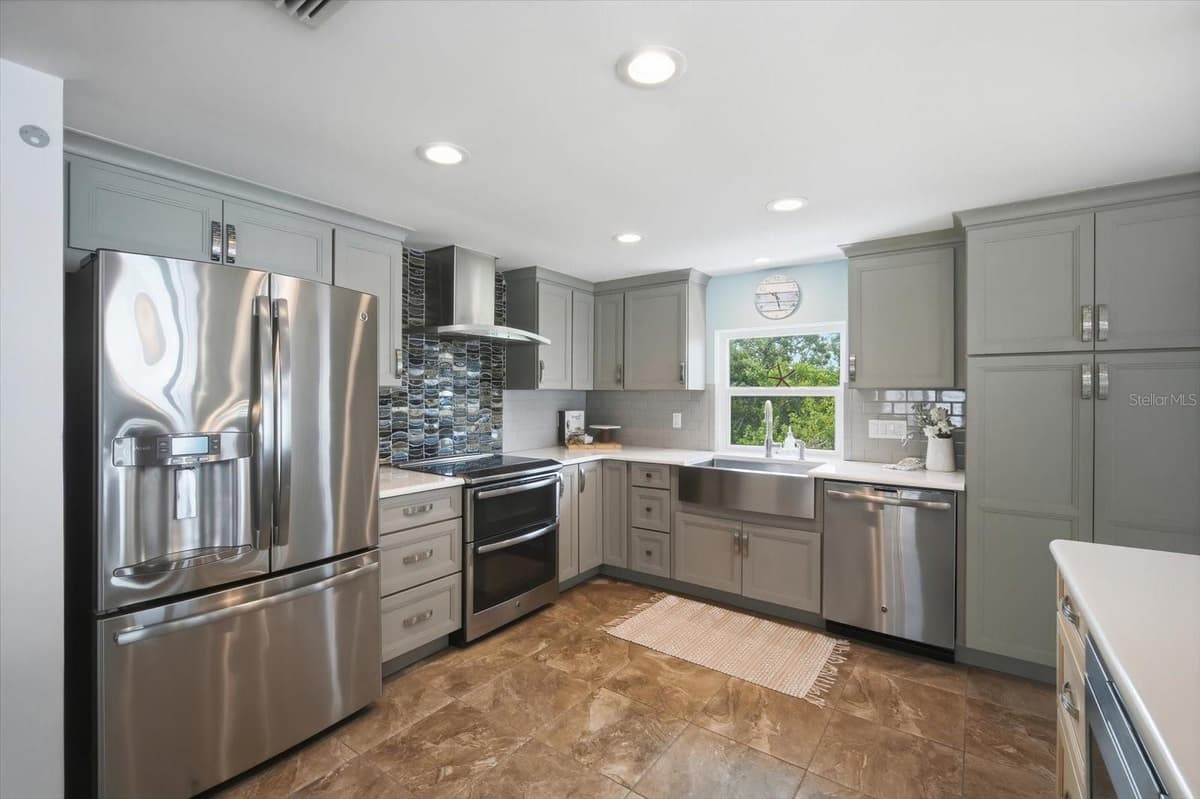 2811 AVENUE C — photo 11 of 54
