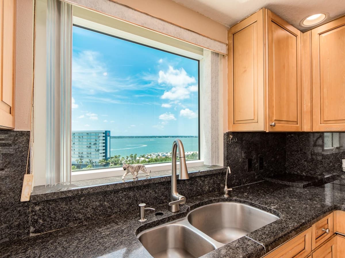 1180 GULF BOULEVARD — photo 17 of 53