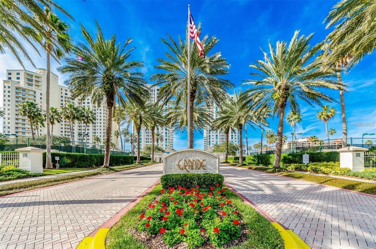 1180 GULF BOULEVARD — photo 1 of 53