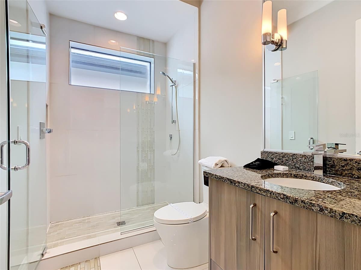 8193 VALHALLA TERRACE — photo 36 of 65