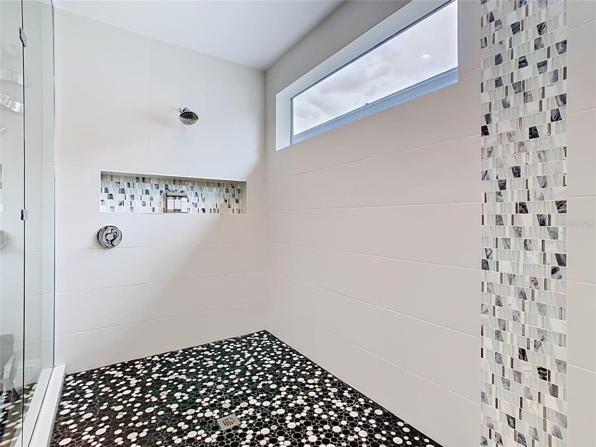 8193 VALHALLA TERRACE — photo 30 of 65