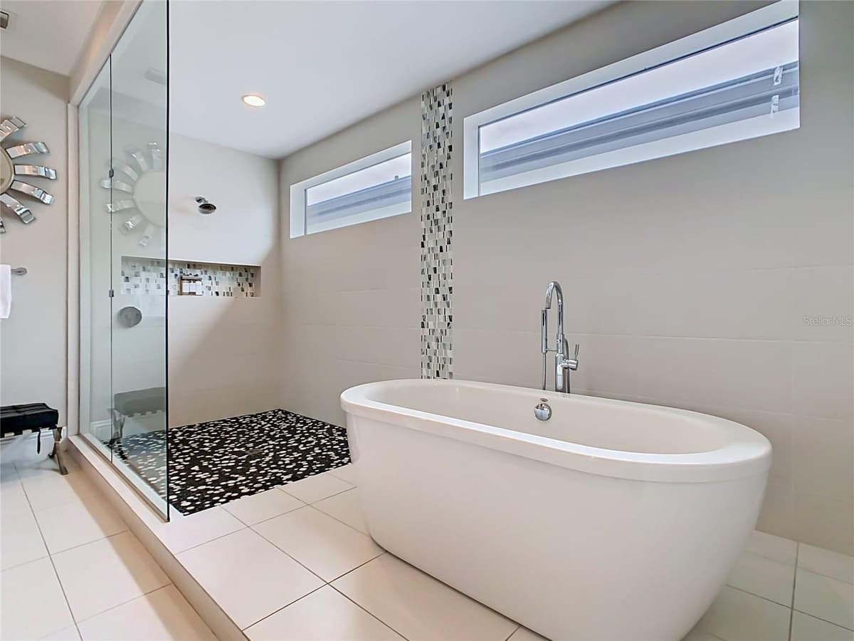 8193 VALHALLA TERRACE — photo 29 of 65