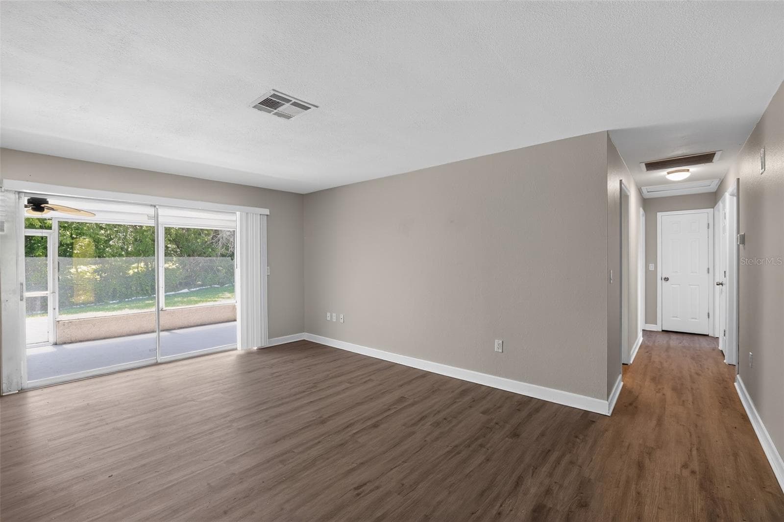2140 BAY HILLS BOULEVARD — photo 5 of 32