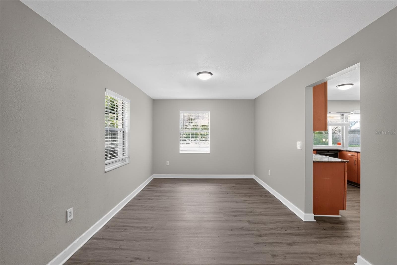 2140 BAY HILLS BOULEVARD — photo 7 of 32