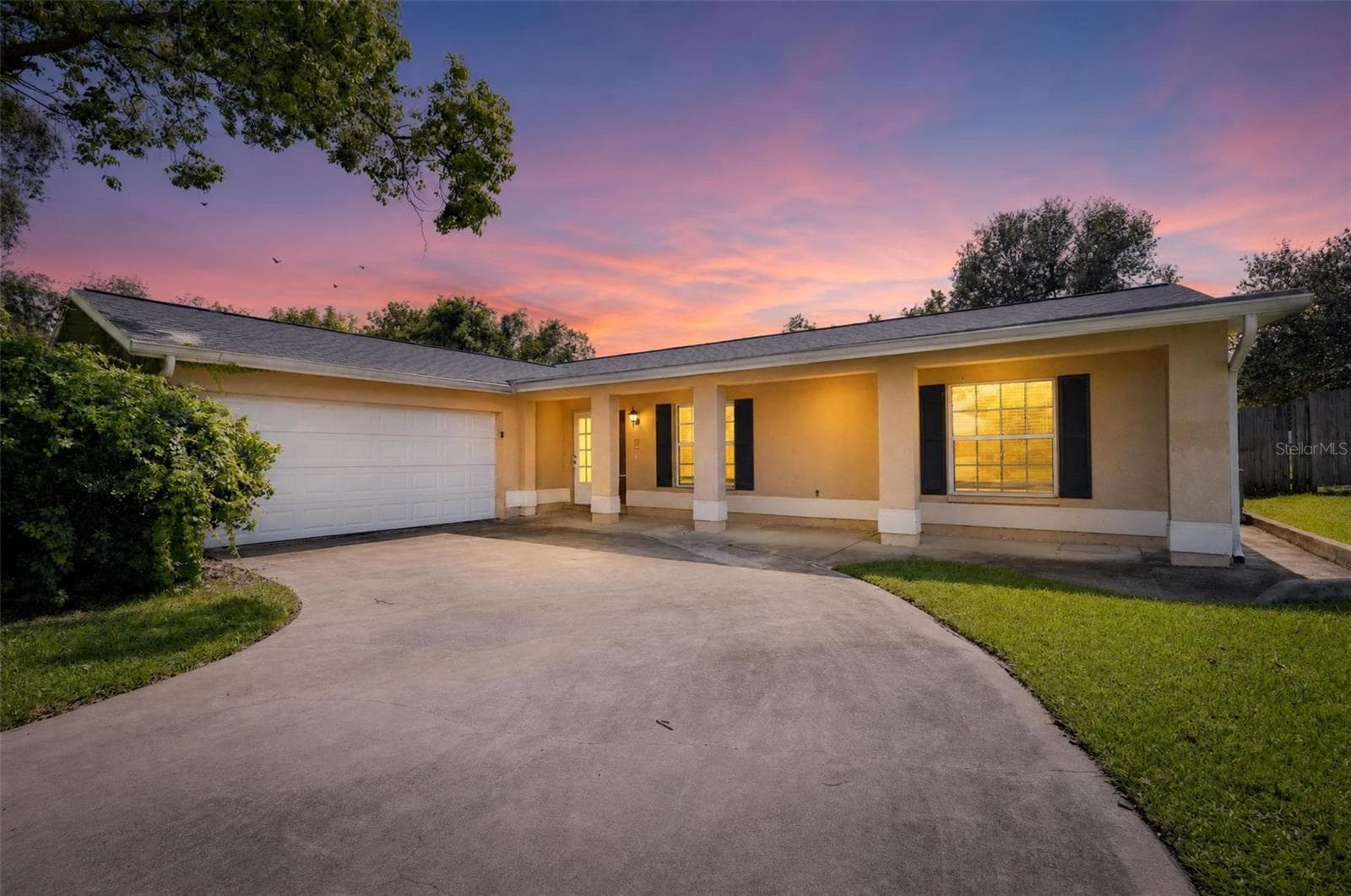 2140 BAY HILLS BOULEVARD — photo 1 of 32