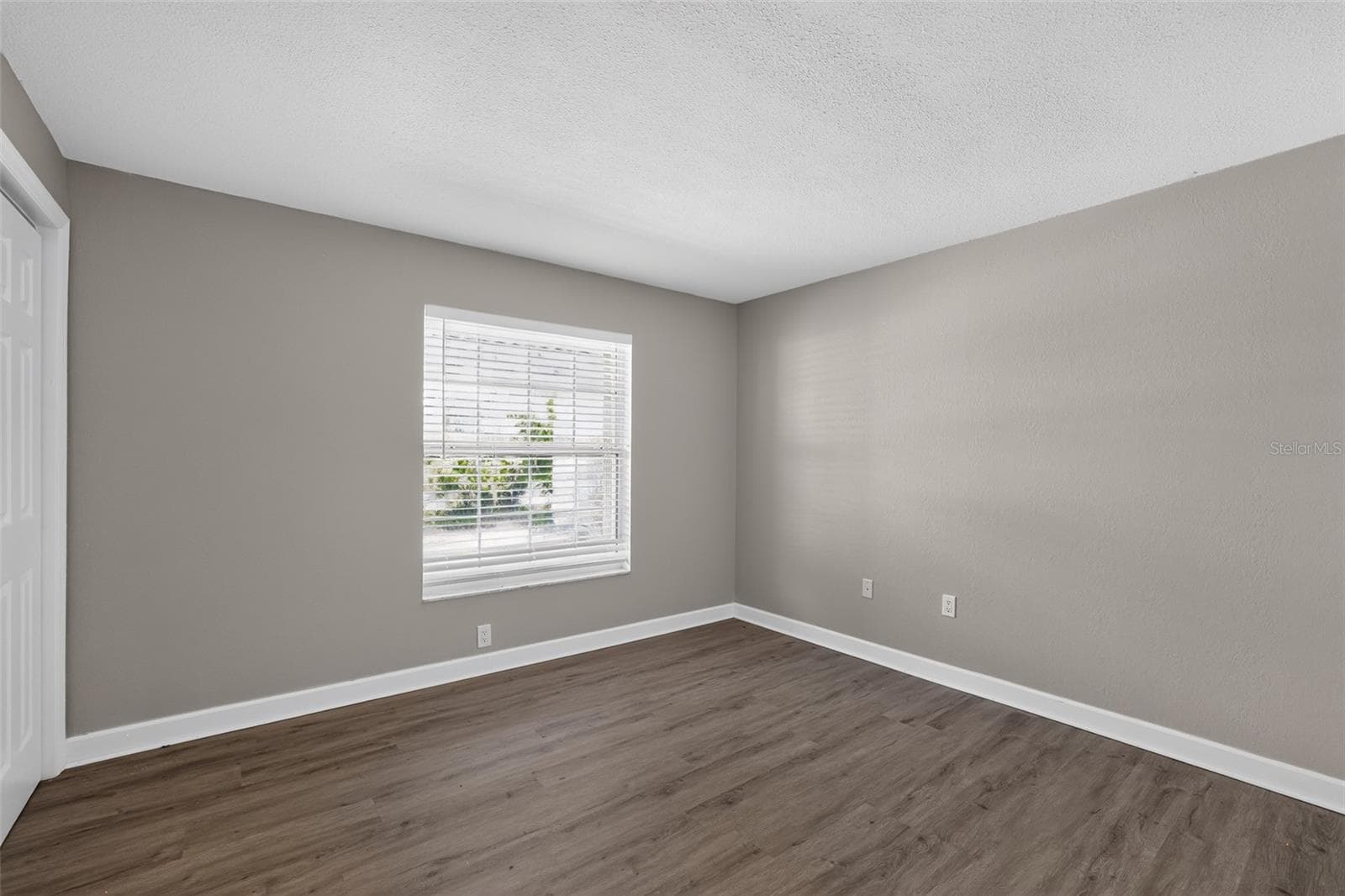 2140 BAY HILLS BOULEVARD — photo 17 of 32