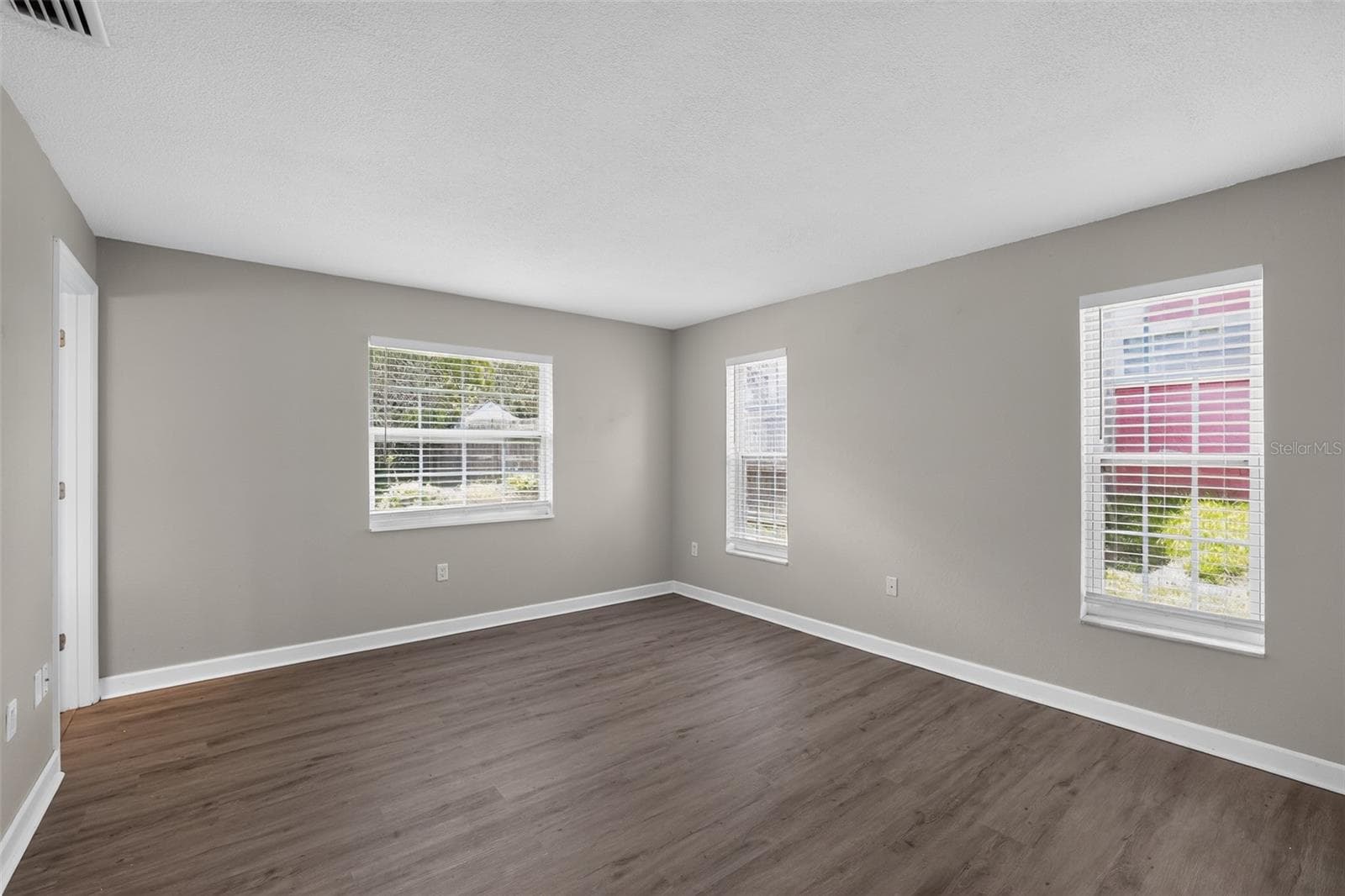 2140 BAY HILLS BOULEVARD — photo 16 of 32