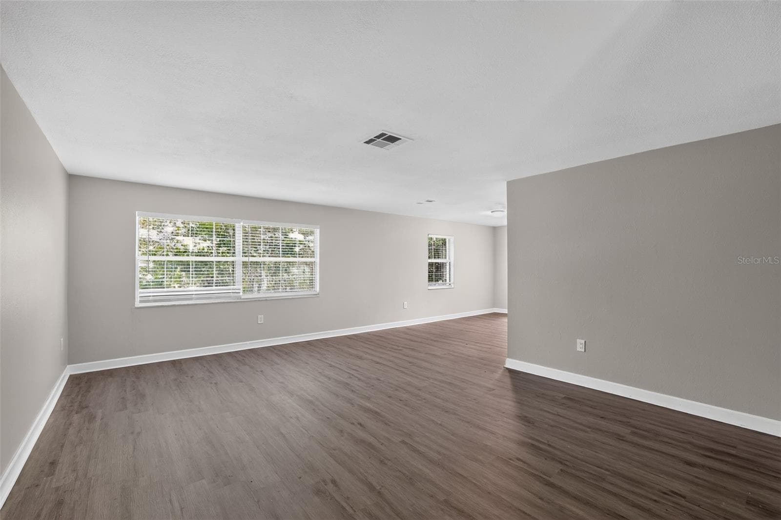 2140 BAY HILLS BOULEVARD — photo 3 of 32