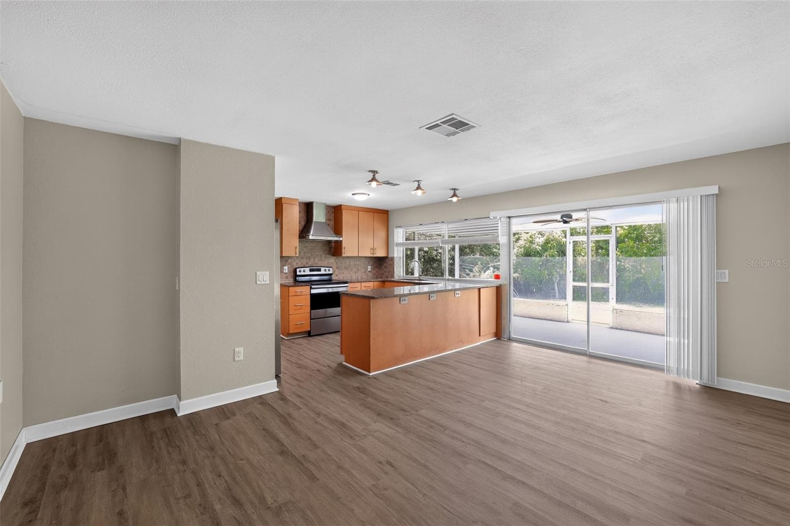 2140 BAY HILLS BOULEVARD — photo 13 of 32