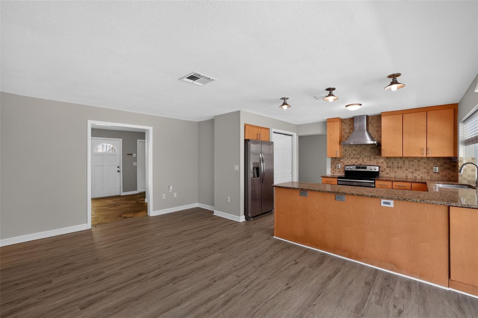 2140 BAY HILLS BOULEVARD — photo 14 of 32