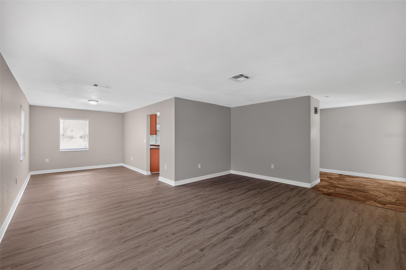 2140 BAY HILLS BOULEVARD — photo 2 of 32