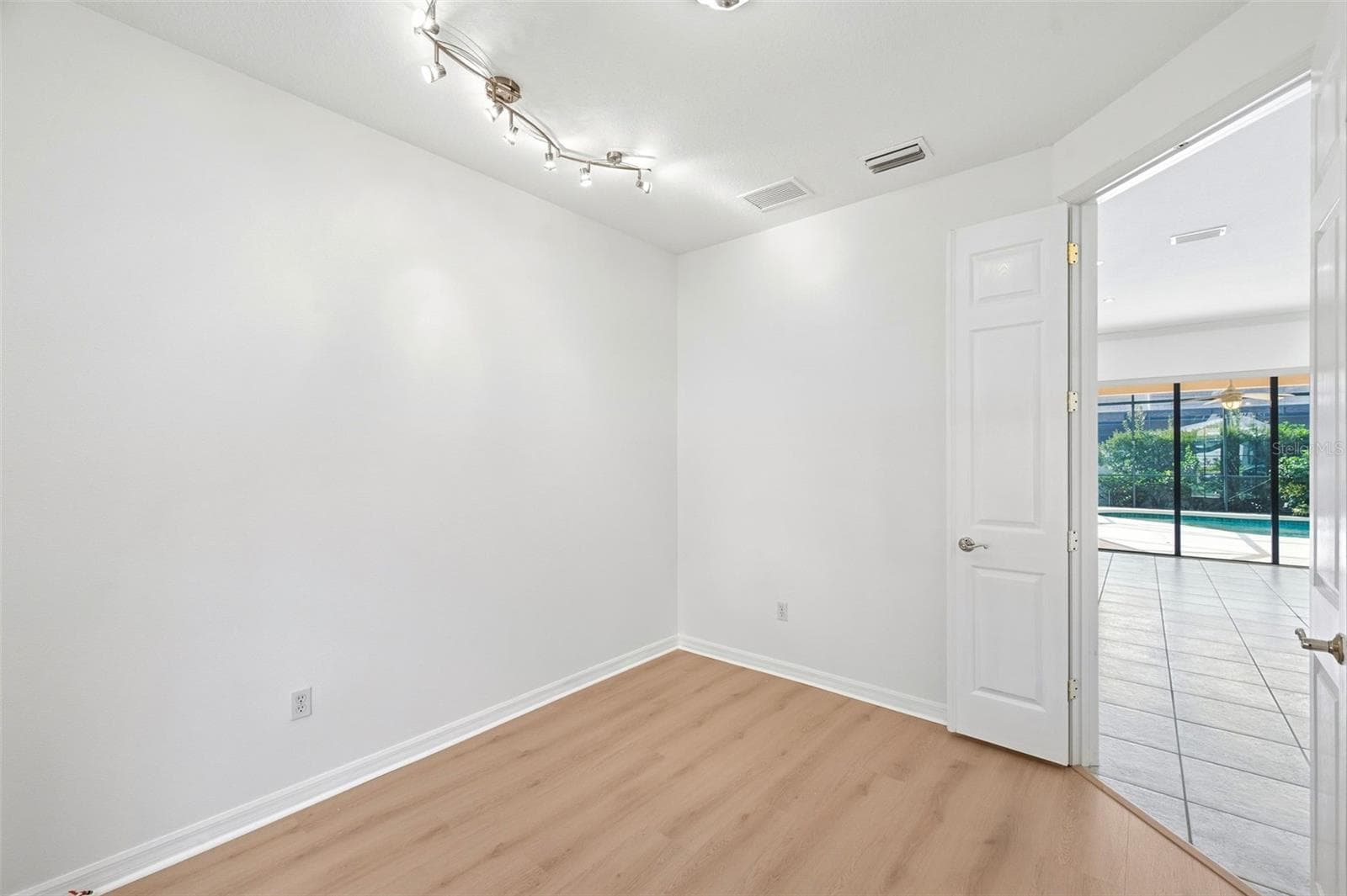 6611 CHICKADEE LANE — photo 9 of 88