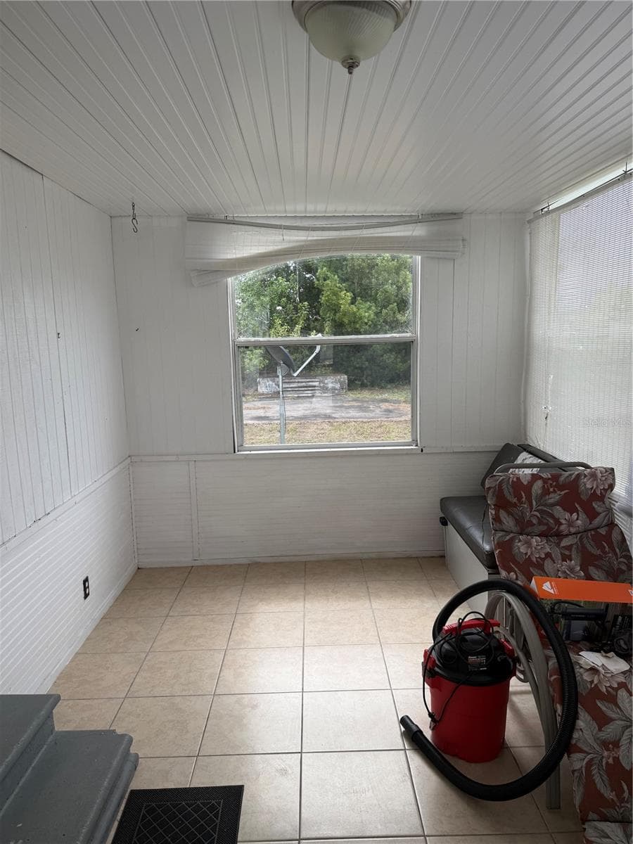 29156 CRAWFORD AVENUE — photo 17 of 22