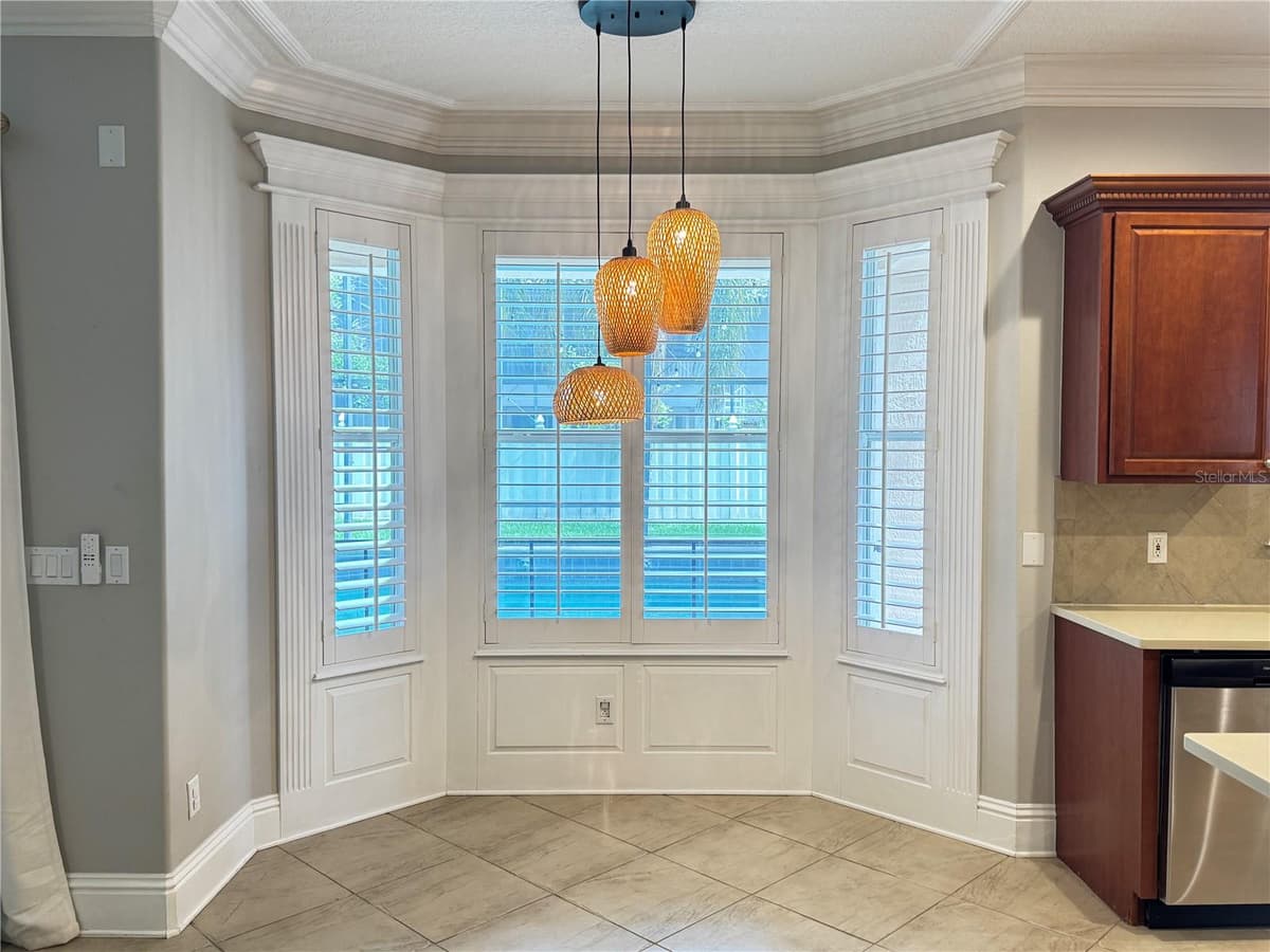 173 CALLIOPE STREET — photo 10 of 55