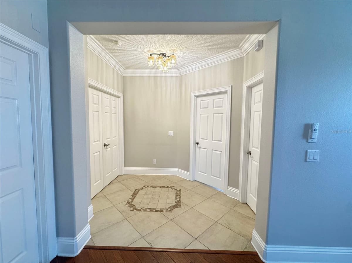 173 CALLIOPE STREET — photo 28 of 55