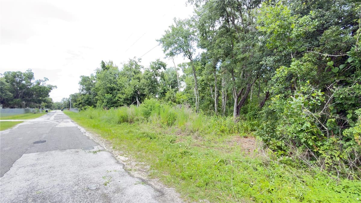 7402 LAND DRIVE — photo 4 of 6