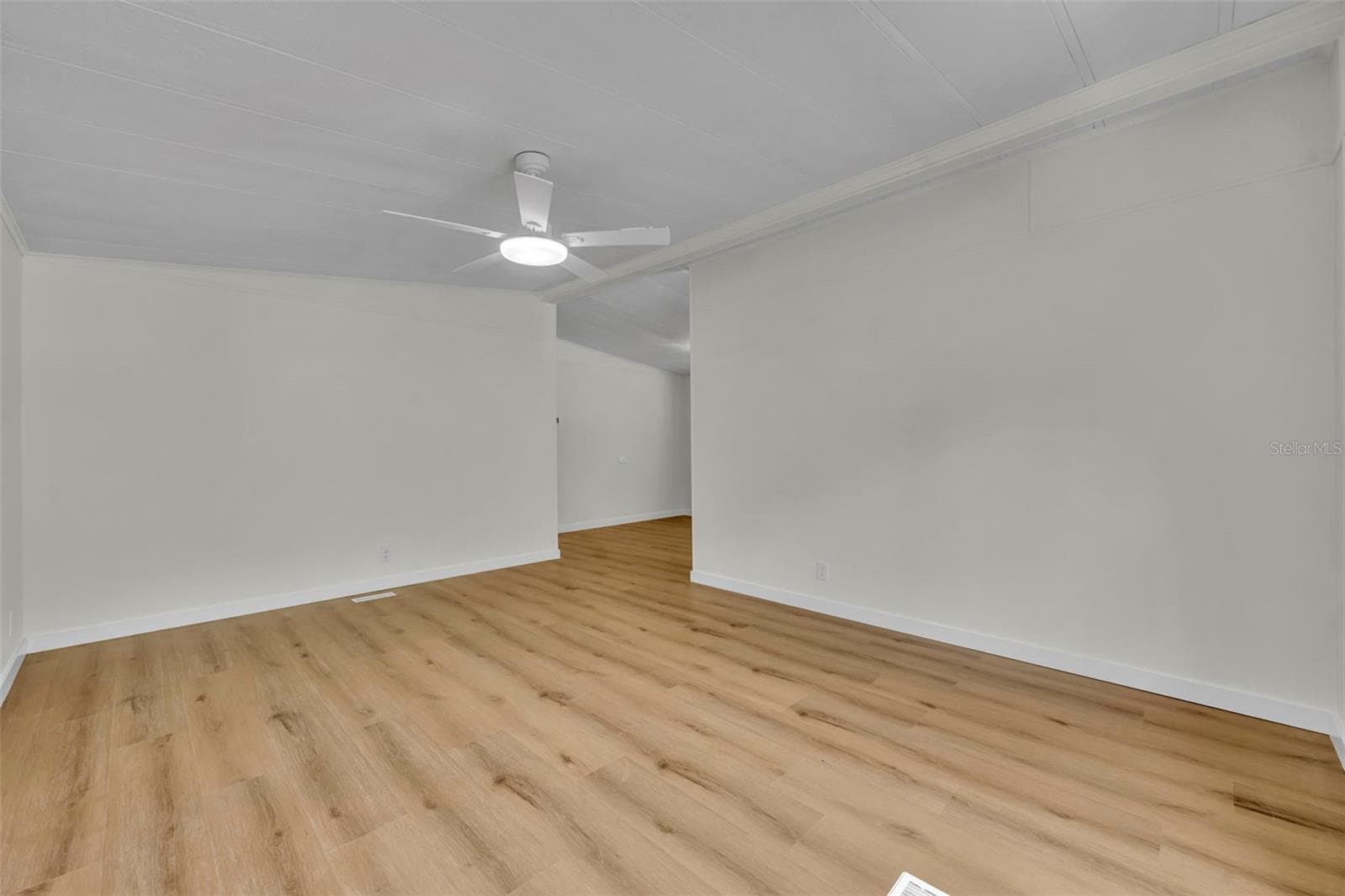 116 CYPRESS ROAD — photo 8 of 26