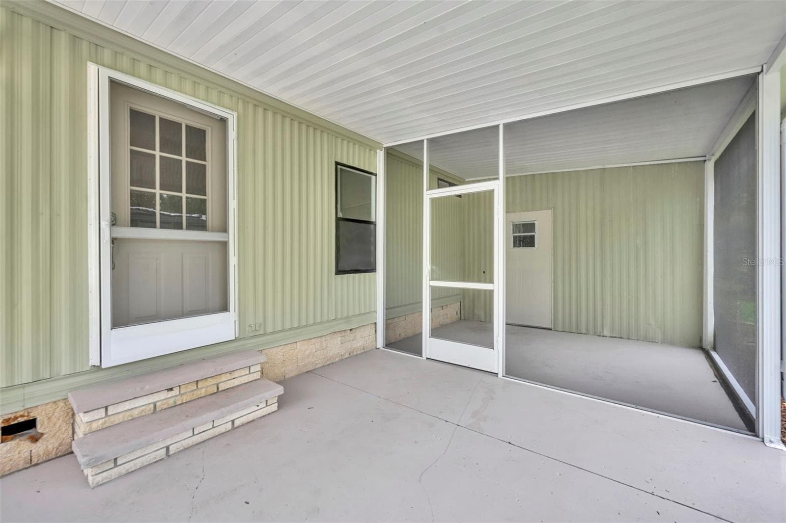 116 CYPRESS ROAD — photo 5 of 26