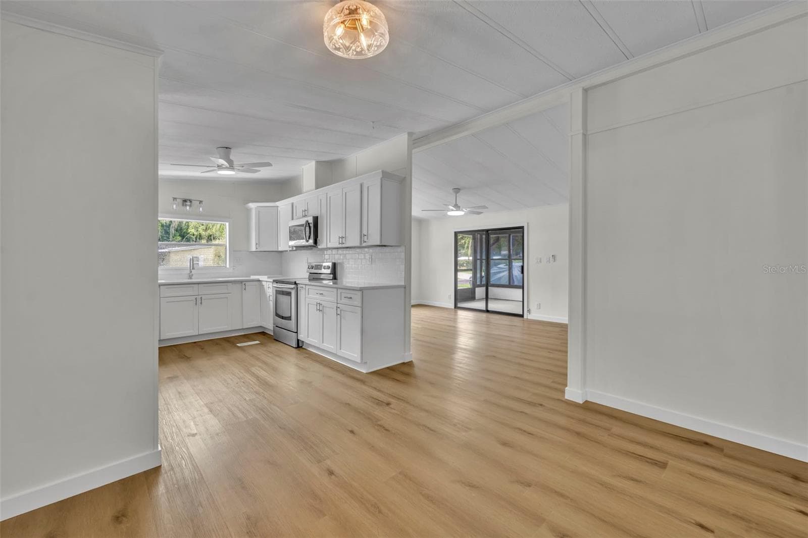 116 CYPRESS ROAD — photo 11 of 26