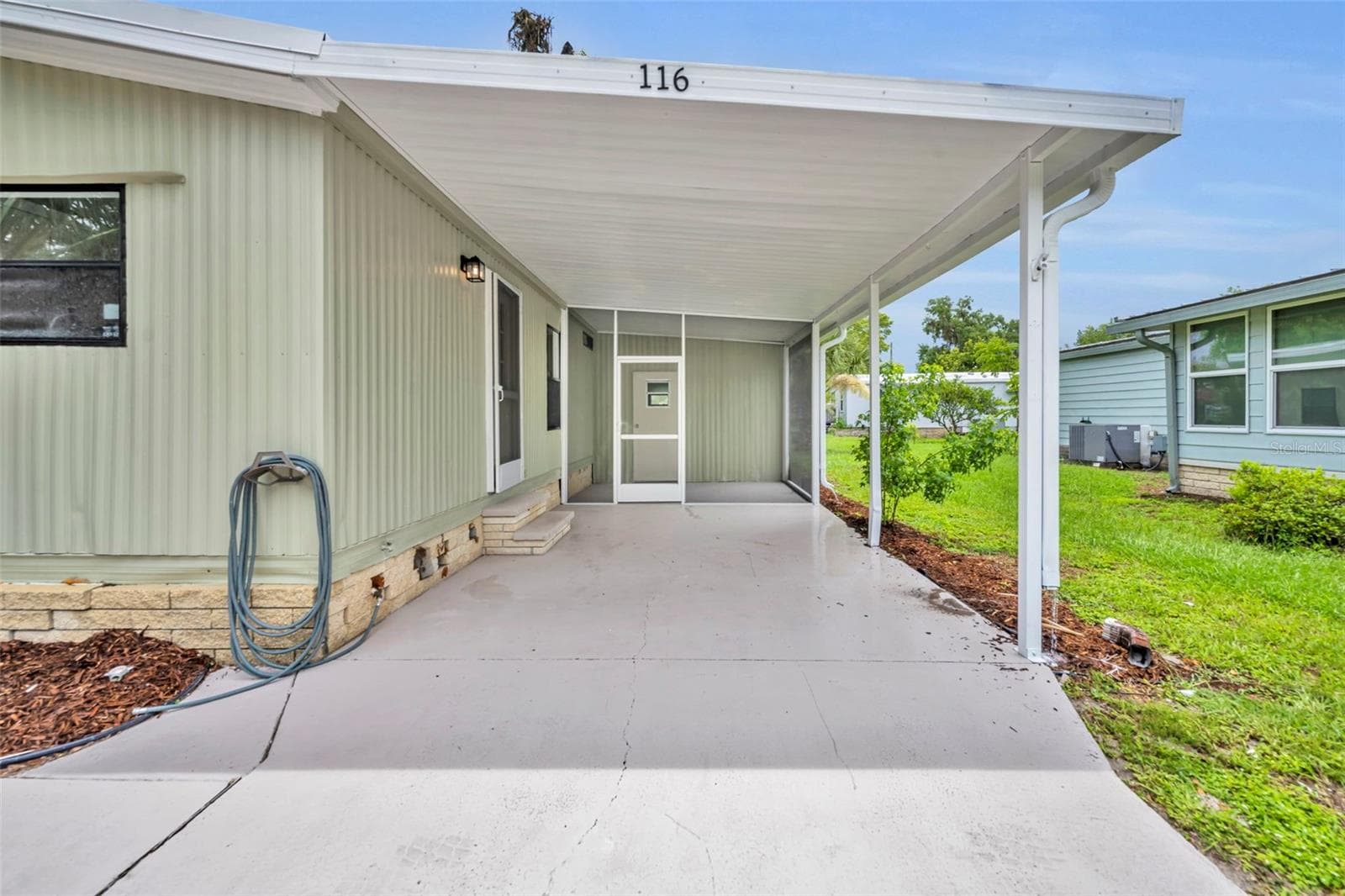 116 CYPRESS ROAD — photo 4 of 26