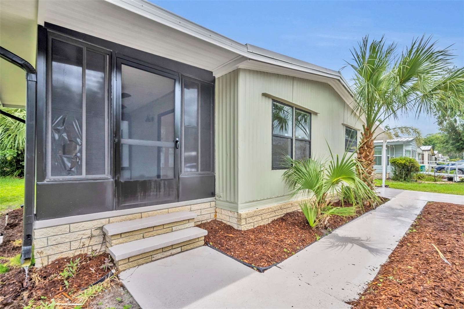 116 CYPRESS ROAD — photo 3 of 26