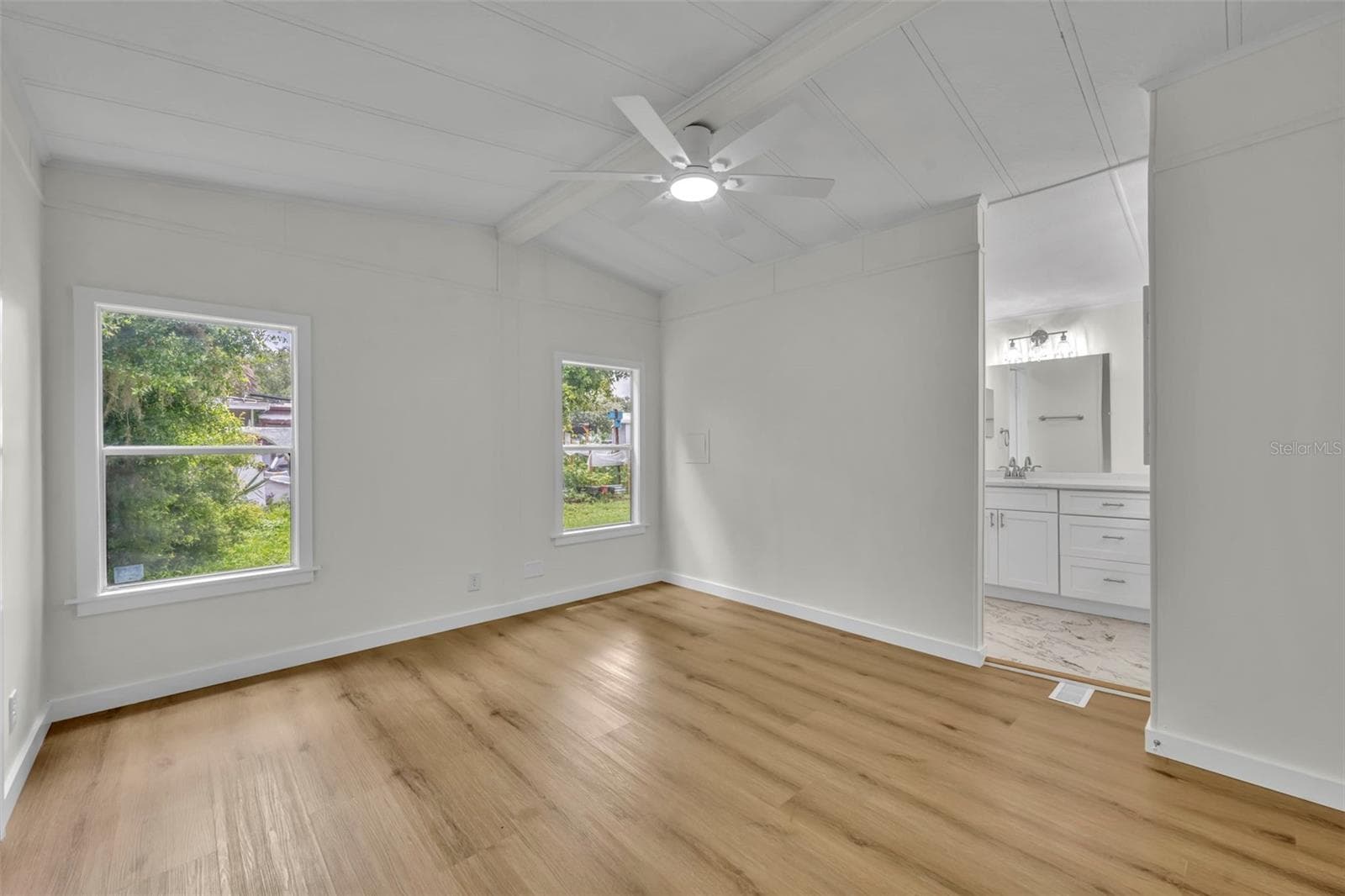 116 CYPRESS ROAD — photo 18 of 26