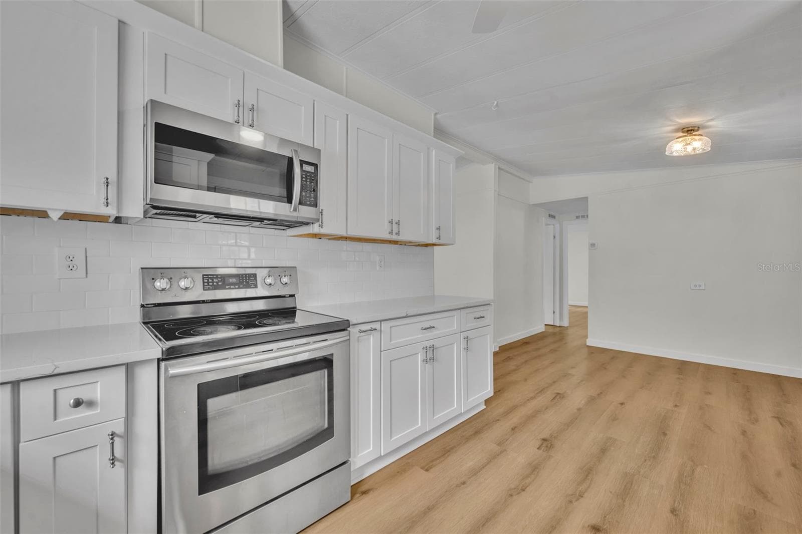 116 CYPRESS ROAD — photo 15 of 26