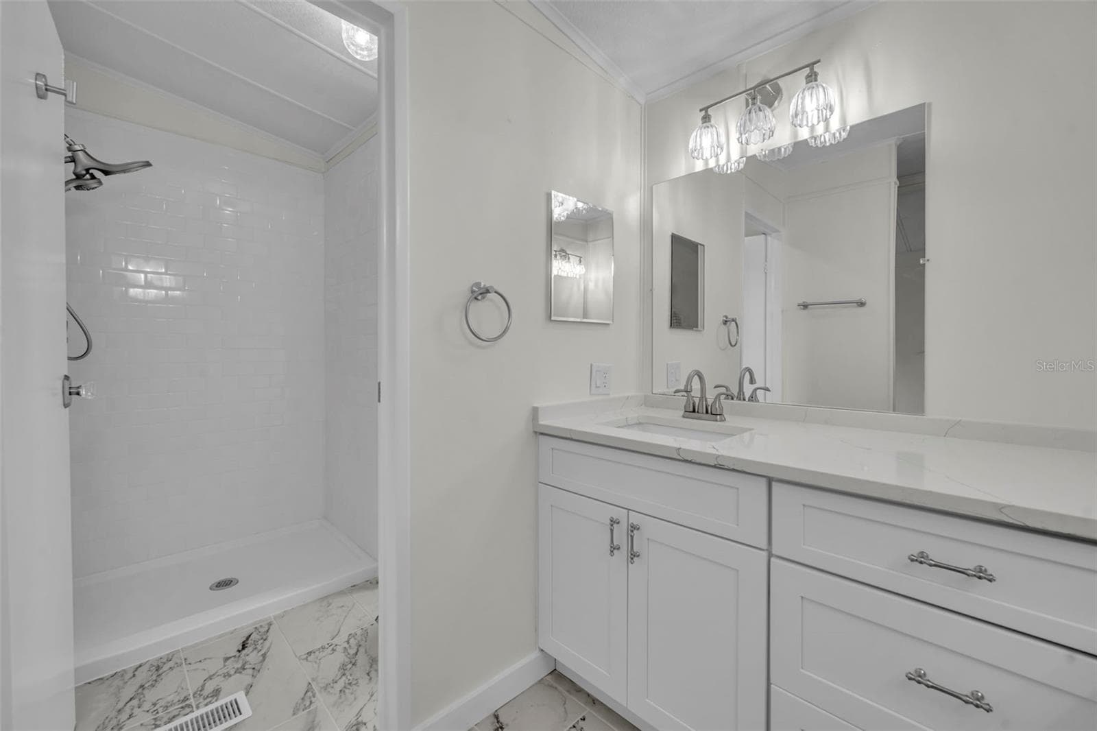 116 CYPRESS ROAD — photo 19 of 26