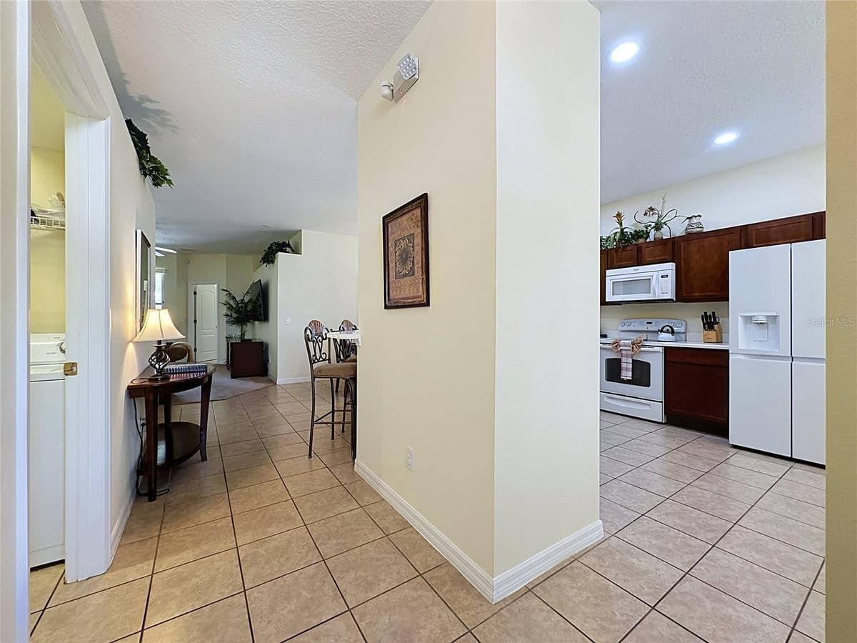 906 DORSET PLACE — photo 4 of 66