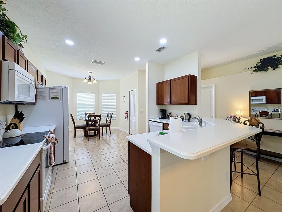 906 DORSET PLACE — photo 5 of 66